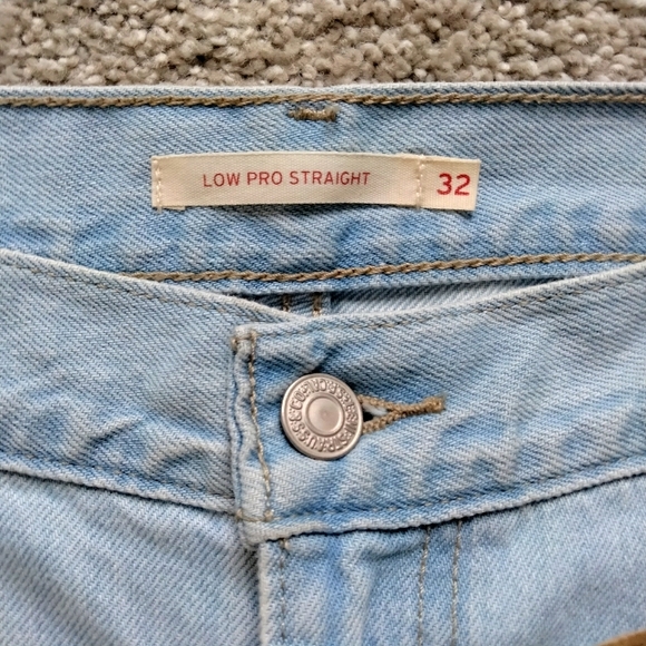 NWT 32 14 Levi's Low Pro Straight Leg Light Wash Destructed Denim Jeans NEW - Picture 5 of 14